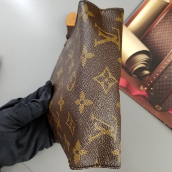 LOUIS VUITTON Classic Cosmetic Toiletry pouch Accessories/France - Picture 3 of 16